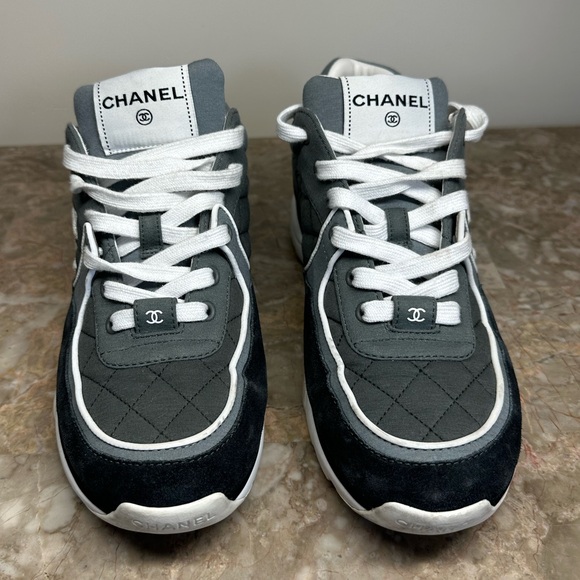 Chanel 2023 interlocking CC logo sneakers size 39 - Picture 5 of 12